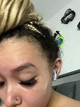 Alaia_princess - riding dildo