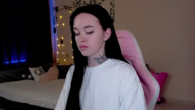 Naughty_Mable - 🖤spank ass hard x5🖤
