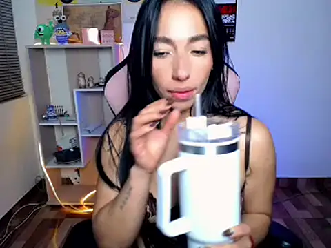Amber_Morgan_1: онлайн-секс-чат