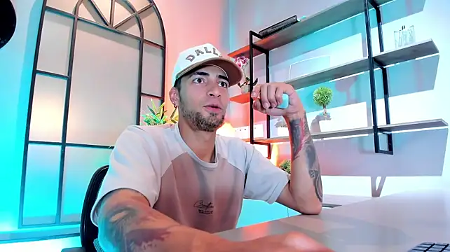 DrakeNeumannn Live XXX chat
