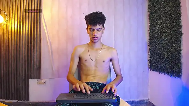 JuniorPrinceMorris XXX чат на живо