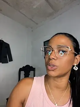FlorSalvaje_ – Live XXX-chat