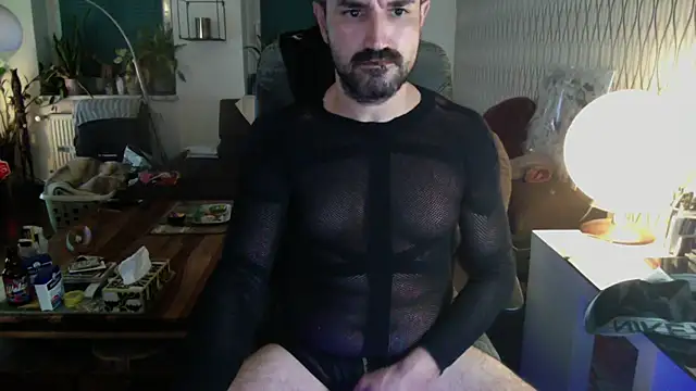 tomz0819 live XXX chat