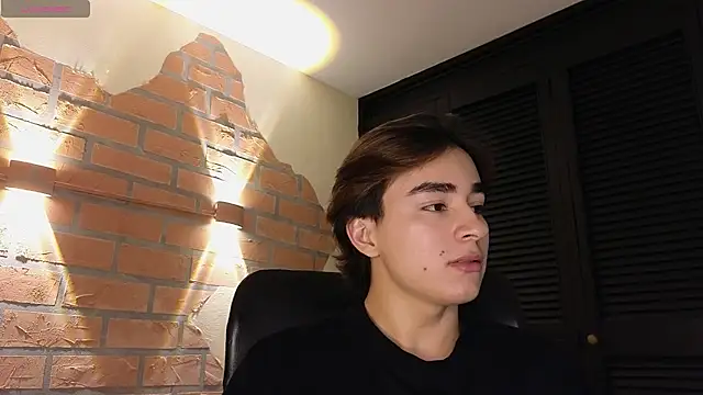 Connorr_01: онлайн-секс-чат