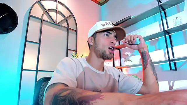 DrakeNeumann Live XXX Chat