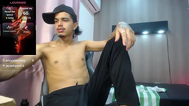 Chat XXX en directo de Tayson_Hot