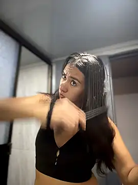 Soy_Daniela Adlı Modelin Canlı XXX Sohbeti