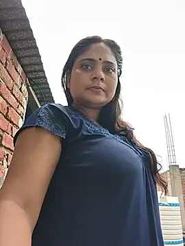 Aanushka - Pusssy show 👅