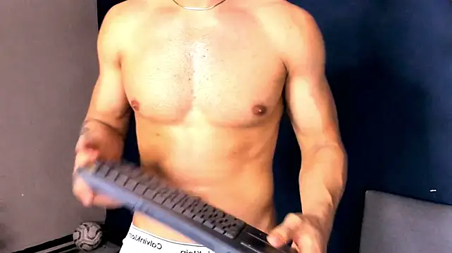 Axxel_Muscle Adlı Modelin Canlı XXX Sohbeti
