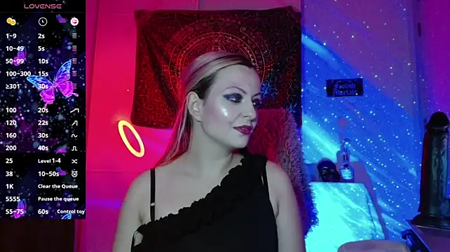 Chat +18 de GoddessRubySnow ao vivo