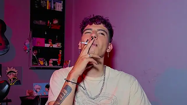 XXX chat uživo modela MikeyKuro