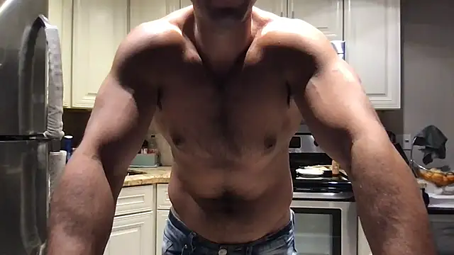 BigGuyMuscle 即時 XXX 聊天