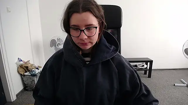 Littleviki7 - top[less for 10 mins