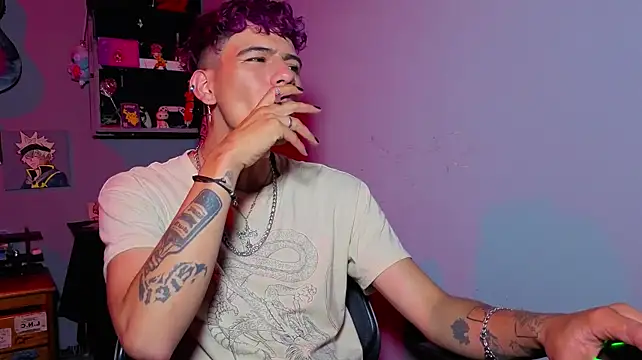 MikeyKuro  – Naživo XXX chat