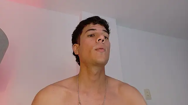 Derek_stud_ Adlı Modelin Canlı XXX Sohbeti
