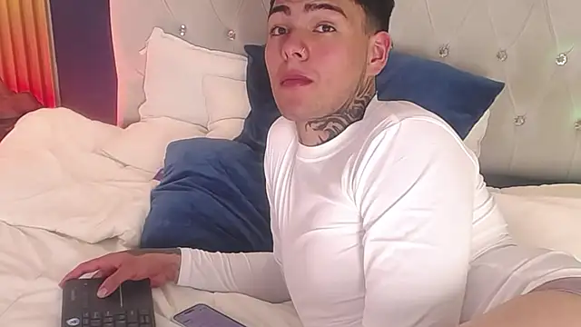 Canili_Hot's Live XXX Chat
