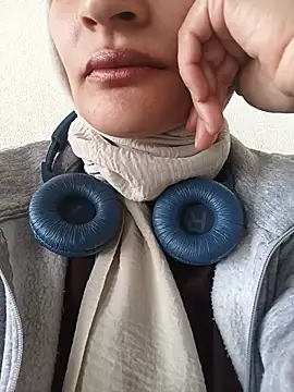 MisyonerNur - Dışarıda göğüslerini aç 😅