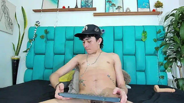 XXX chat uživo modela Max_Holson