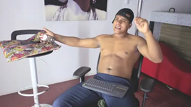 XXX chat uživo modela Hunter_master