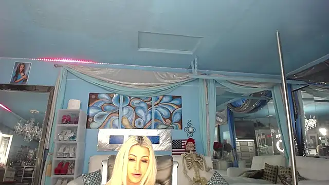 ADRIANNA_FOX Adlı Modelin Canlı XXX Sohbeti