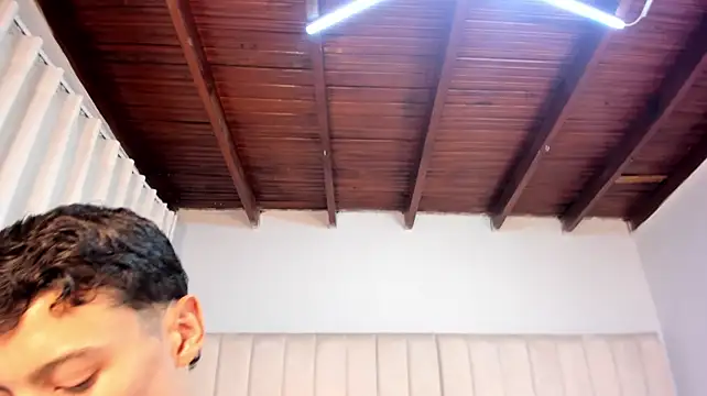 XXX chat uživo modela JustPhantom