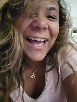 XXX chat uživo modela Yagodit