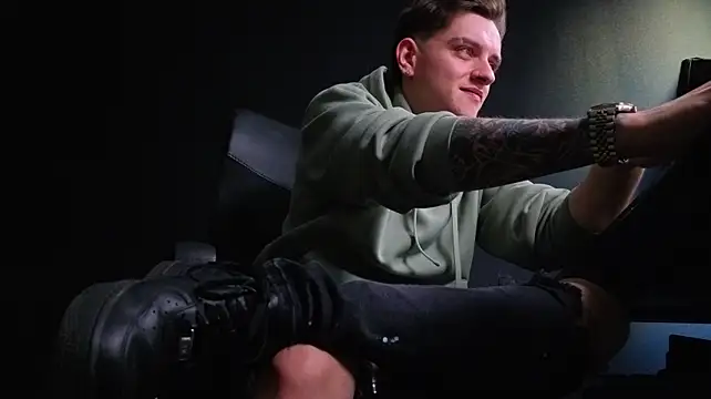Онлайн чат XXX FelixStarkk