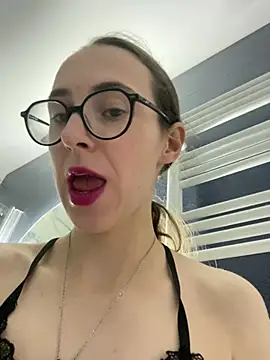 MartiniiSelenna Chat XXX live