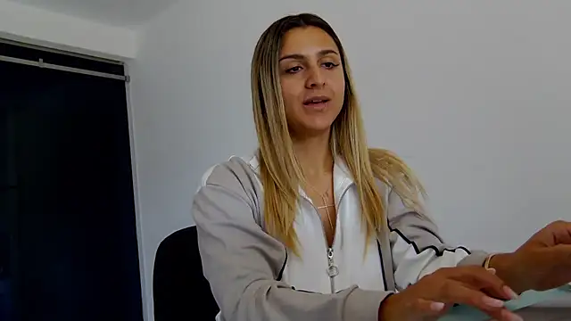 XXX chat uživo modela NicolePlay
