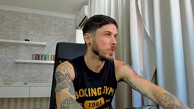XXX chat uživo modela JonahShaw