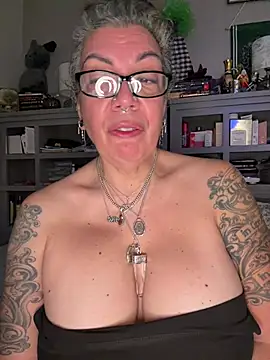 dieseldame1313's Live XXX Chat