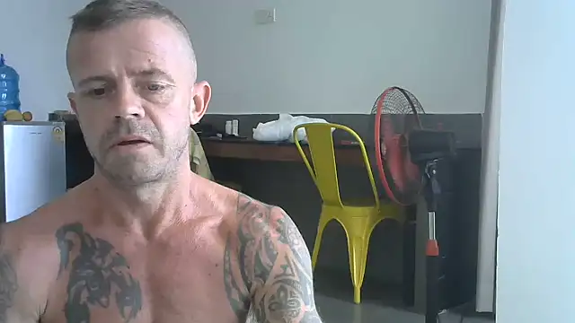 XXX chat uživo modela HotHunkHarry