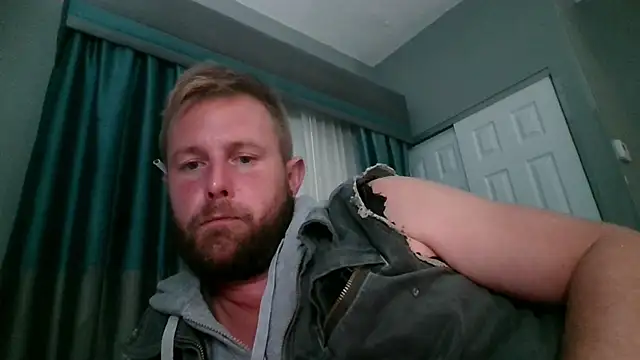 Czat XXX na żywo – FLAcloudydick