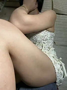 Tina_995 - Teasing Tina's pussy