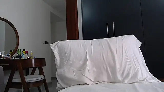 Katt008 - naked cum squirt