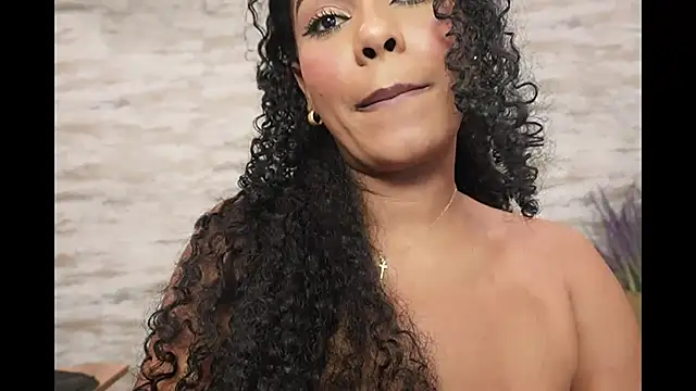 Czat XXX na żywo – HOTBLACKANDWHITE2