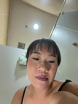 Wemroudeyu - 户外公园！刺激自慰骚逼！来操我呀老公～最后完成目标的奖励小粉控制连接