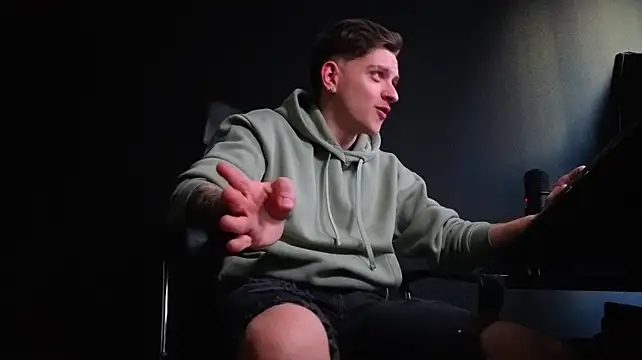 FelixStarkk's Live XXX Chat