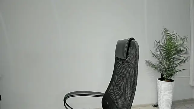 HortensiaRyle's Live XXX Chat