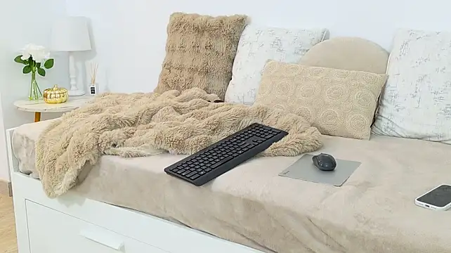 RubyLuxee Chat XXX in diretta