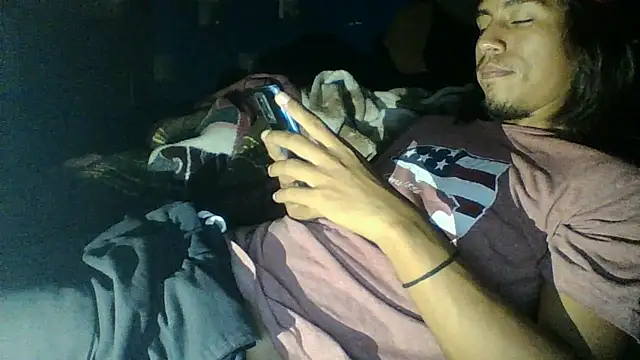 AlexAlejandro13のライブXXXチャット