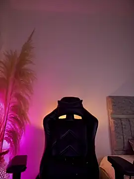 saracaball_'s Live XXX Chat