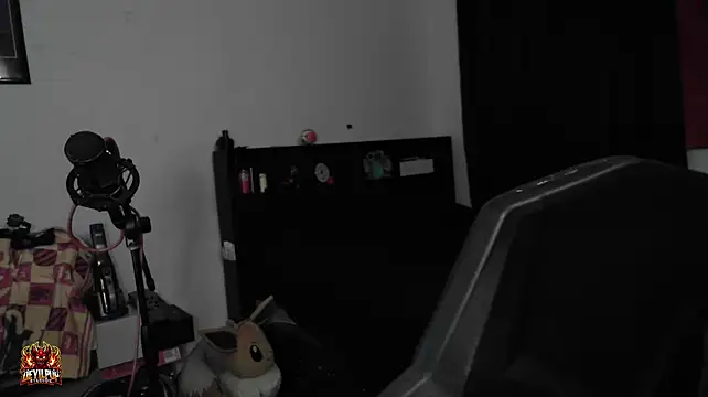DevilPup75_ élő XXX-chatje