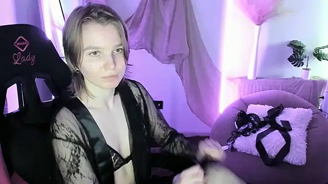 VivienneNoirr Chat XXX in diretta