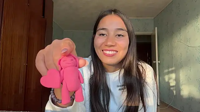CatherynCordle - let me hear your cutest meow