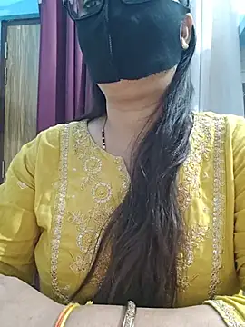 Aishwaryaa_69 Adlı Modelin Canlı XXX Sohbeti