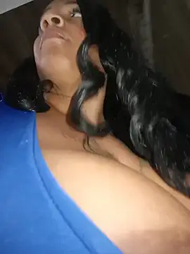 AbellaLizz Adlı Modelin Canlı XXX Sohbeti