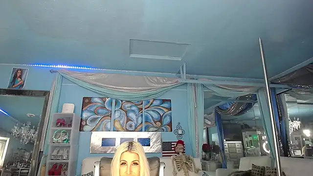 Chatroom XXX en direct de ADRIANNA_FOX