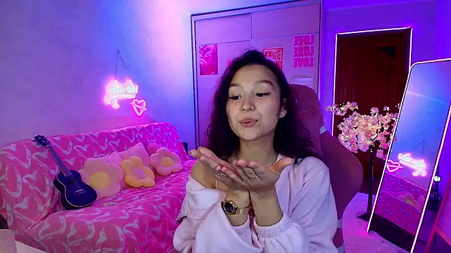adeline Adlı Modelin Canlı XXX Sohbeti