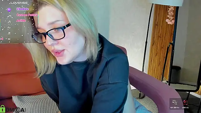 Michele_Greenn - Doggy pose+spank ass
